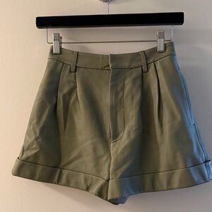 Alice + Olivia Sage Green Women's Leather Conry Shorts Size 0